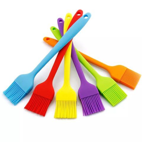 Silicone oil brush